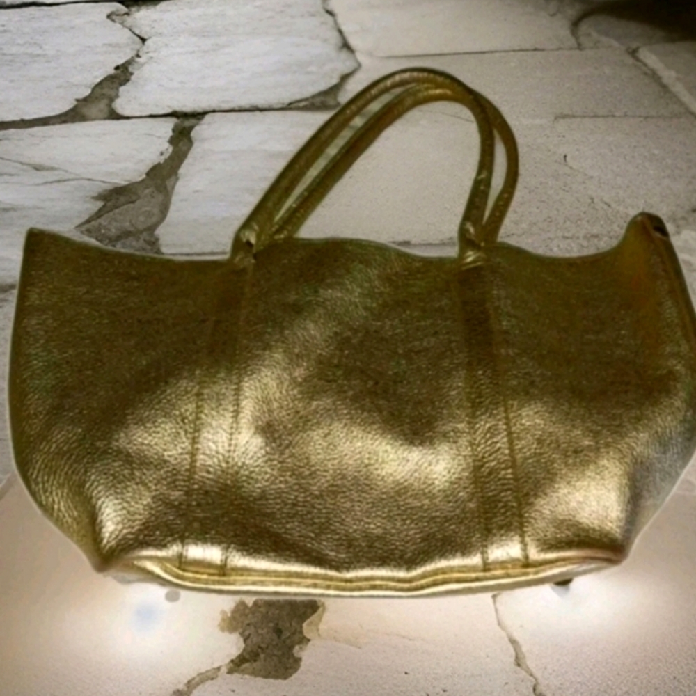 Banana Republic Gold Leather Tote, Metallic 18"+ Handbag, Like New - Picture 3 of 11